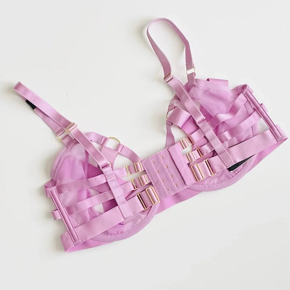 38D Victoria’s Secret lilac strappy harness bra